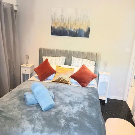 Ferienwohnung Exceptionnel Tres Beau T2 Sur Le Port De St Goustan- Vue Sur Le Port! Auray Exterior foto
