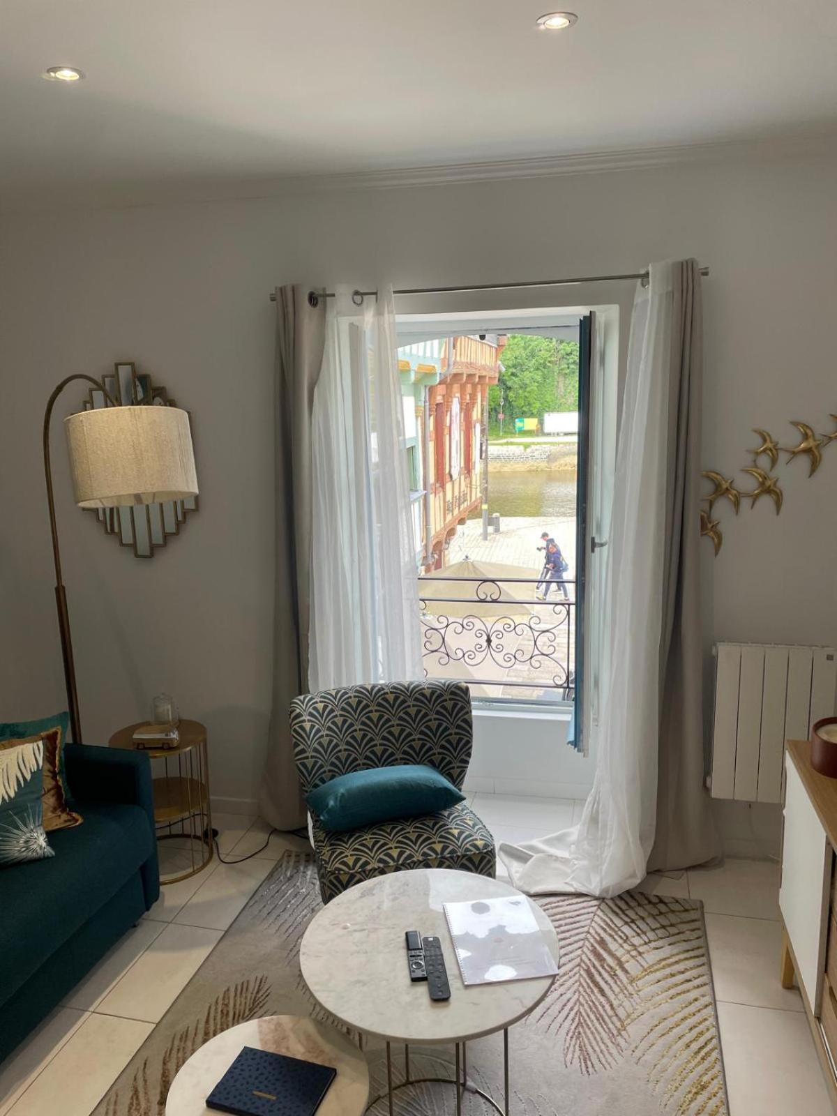 Apartment Exceptionnel Tres Beau T2 Sur Le Port De St Goustan- Vue Sur Le Port!